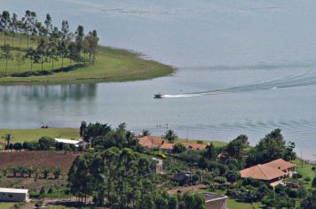 Foto - Serra e represa - Fotos Atuais