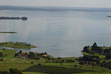 Foto - Serra e represa - Fotos Atuais