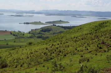 Foto - Serra e represa - Fotos Atuais