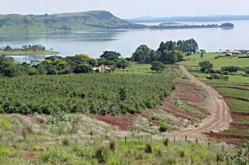 Foto - Serra e represa - Fotos Atuais