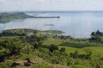 Foto - Serra e represa - Fotos Atuais