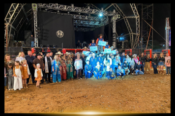 Grandes gineteadas agitam finais do rodeio da Expofar