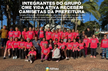 Integrantes do Grupo CME Vida Ativa recebem camisetas