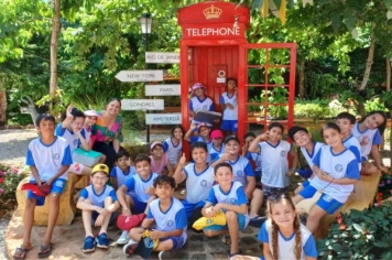 Alunos do 3º ano B realizam passeio no Chalé Garden em reconhecimento à participação das famílias.