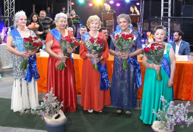 Baile da Primavera é sucesso em Fartura e celebra elegância e vitalidade da Melhor Idade