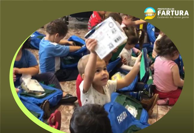 Educação entrega mochilas, estojos e Kits Escolares para alunos de centros filantrópicos